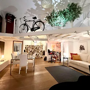 Luxury Art , Roma Italia